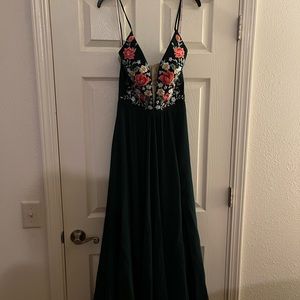 STUNNING gown by FAVIANA, size 4, EUC